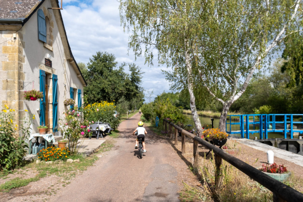 Une des 114 maisons éclusières du canal du Nivernais