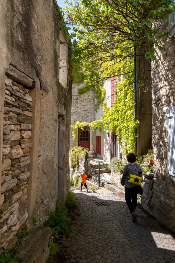 Balade dans les ruelles du village médiéval de Olargues