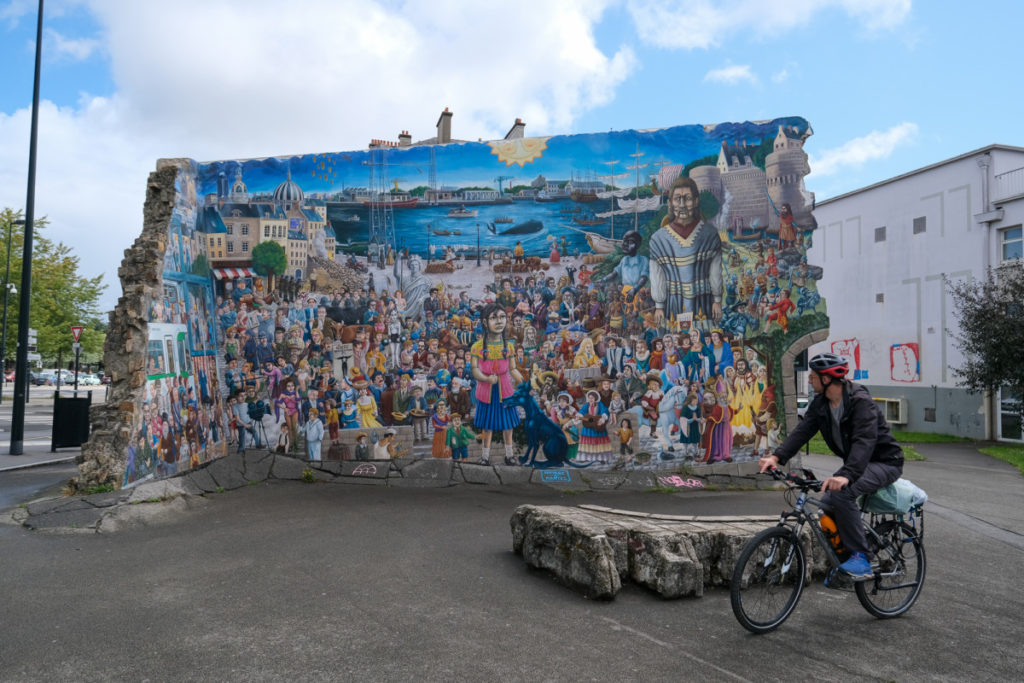 Traversée de Nantes sur la Vélodyssée entre héritage du passé et créations contemporaines