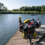 Traversée de la Sèvre Niortaise en bac à chaines avec nos vélos