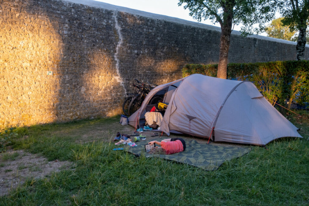 A chacun son camping sur la Vélodyssée : du camping club avec piscine au petit camping municipal !