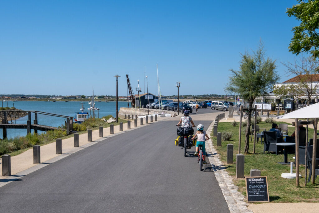 Vers le port de la Cayenne à Marennes