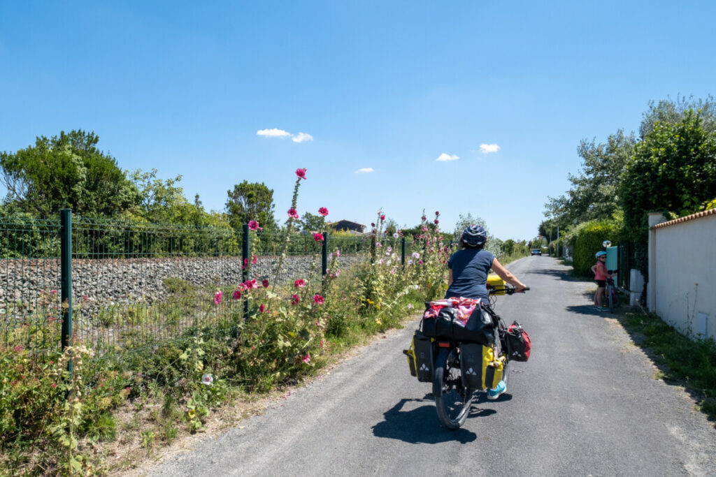 La Vélodyssée entre La Rochelle et Biscarosse sur des voies vertes ou de petites routes partagées