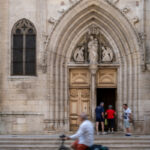 Petite porte de la Collégiale Notre-Dame de Dole
