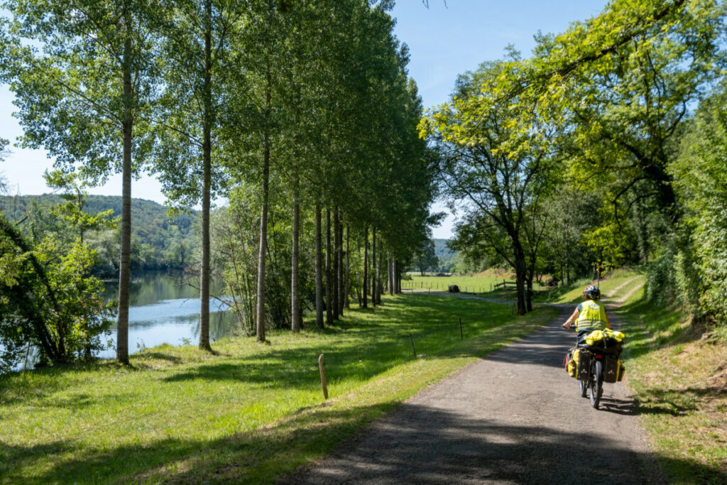 Voie verte de la bucolique vallée de la Loue dans le Jura