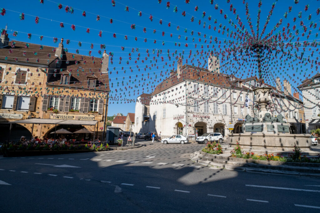 Le charmant village d'Arbois dans le Jura