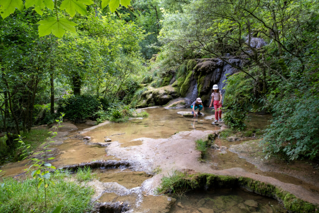 Le sentier des cascades à Baume-les-messieurs