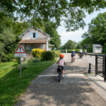 Les écluses sur l'Eurovélo6 au bord du canal du Rhône au Rhin