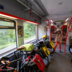 Dans le train avec nos vélos chargés entre Innsbruck et le col de Brenner
