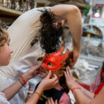 Décorer son masque à Venise en famille