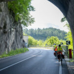 Etre visible sur les voies partagées en voyage à vélo en famille
