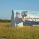 "En van, tu auras tout le temps d'admirer ces charmants messages de prévention routière